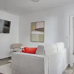 Апартаменты Unique Marais Location 1br 4p By Melvane