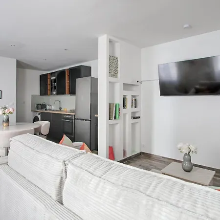 Unique Marais Location 1br 4p By Melvane * Parigi